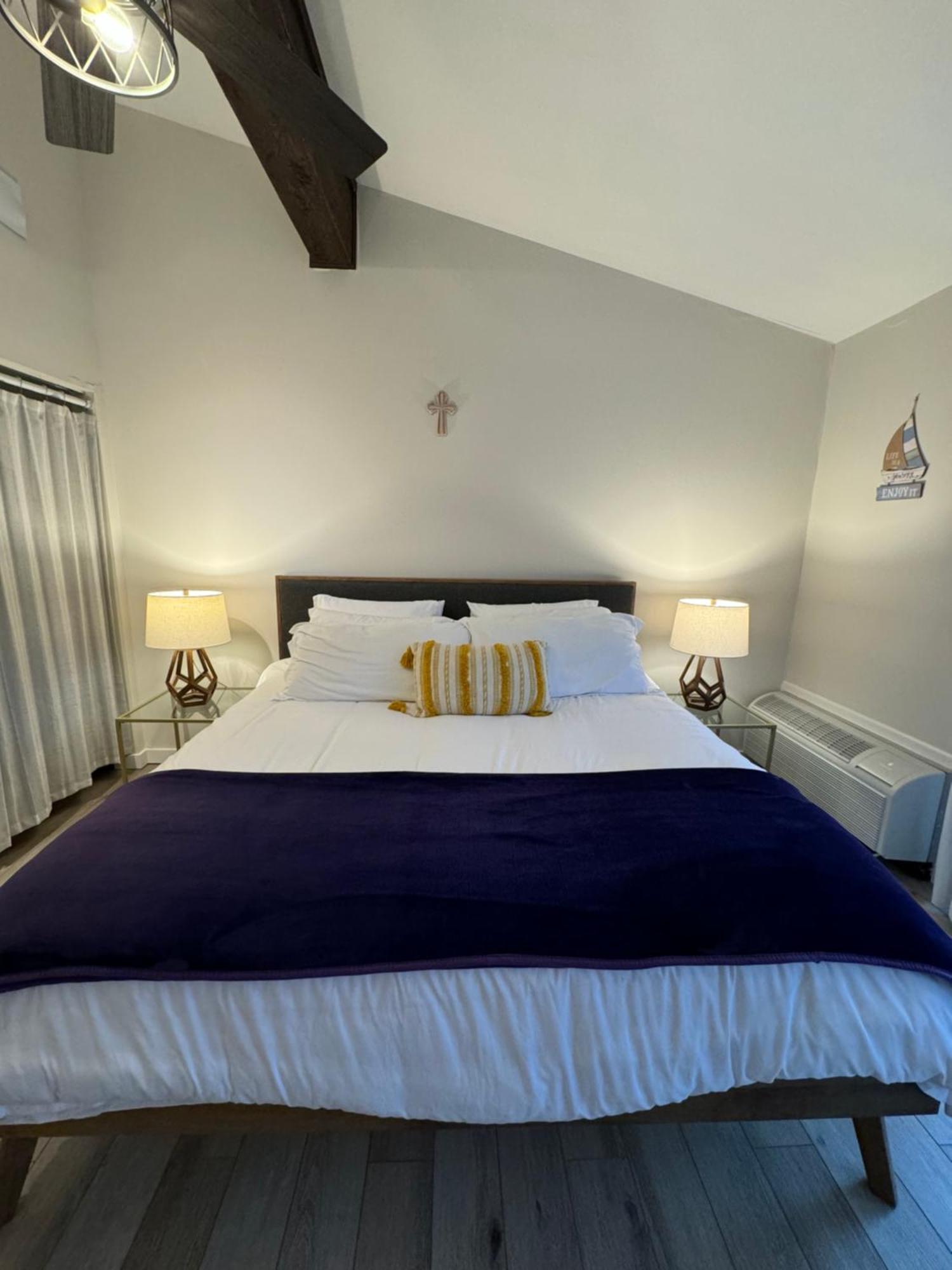 Newly Remodeled Mid-Century Modern Lake Condo Lake Geneva Luaran gambar