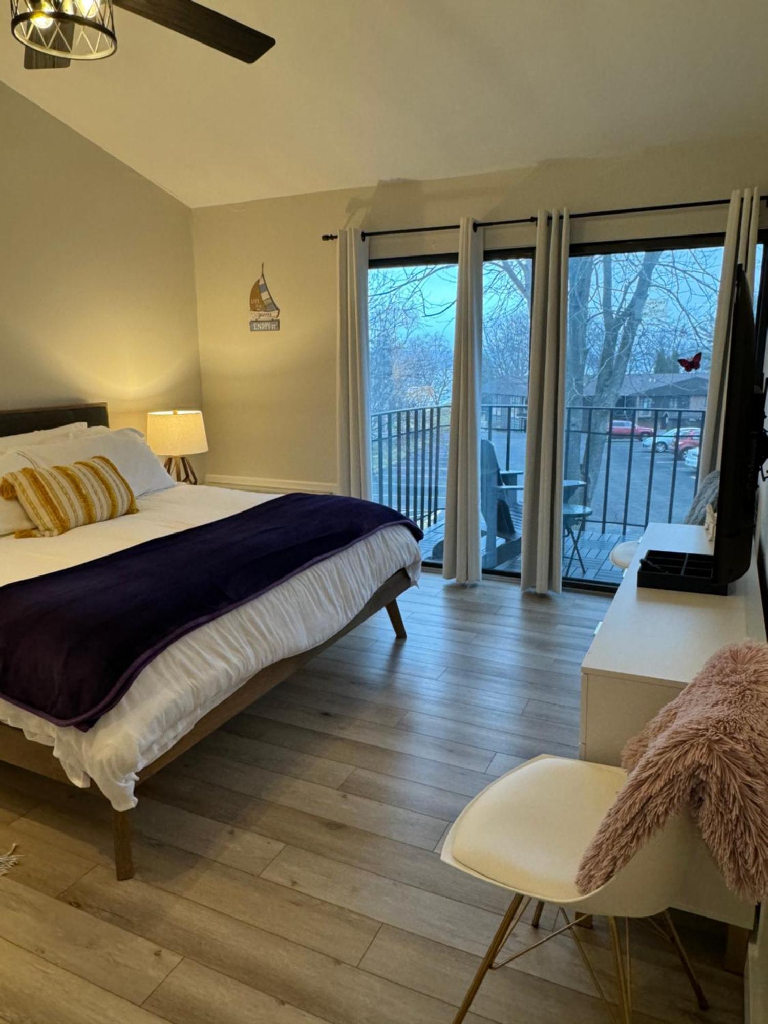 Newly Remodeled Mid-Century Modern Lake Condo Lake Geneva Luaran gambar
